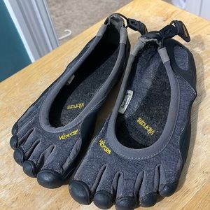 Vibram Fivefinger Shoes size 38M which is equivalent to 7.5-8.